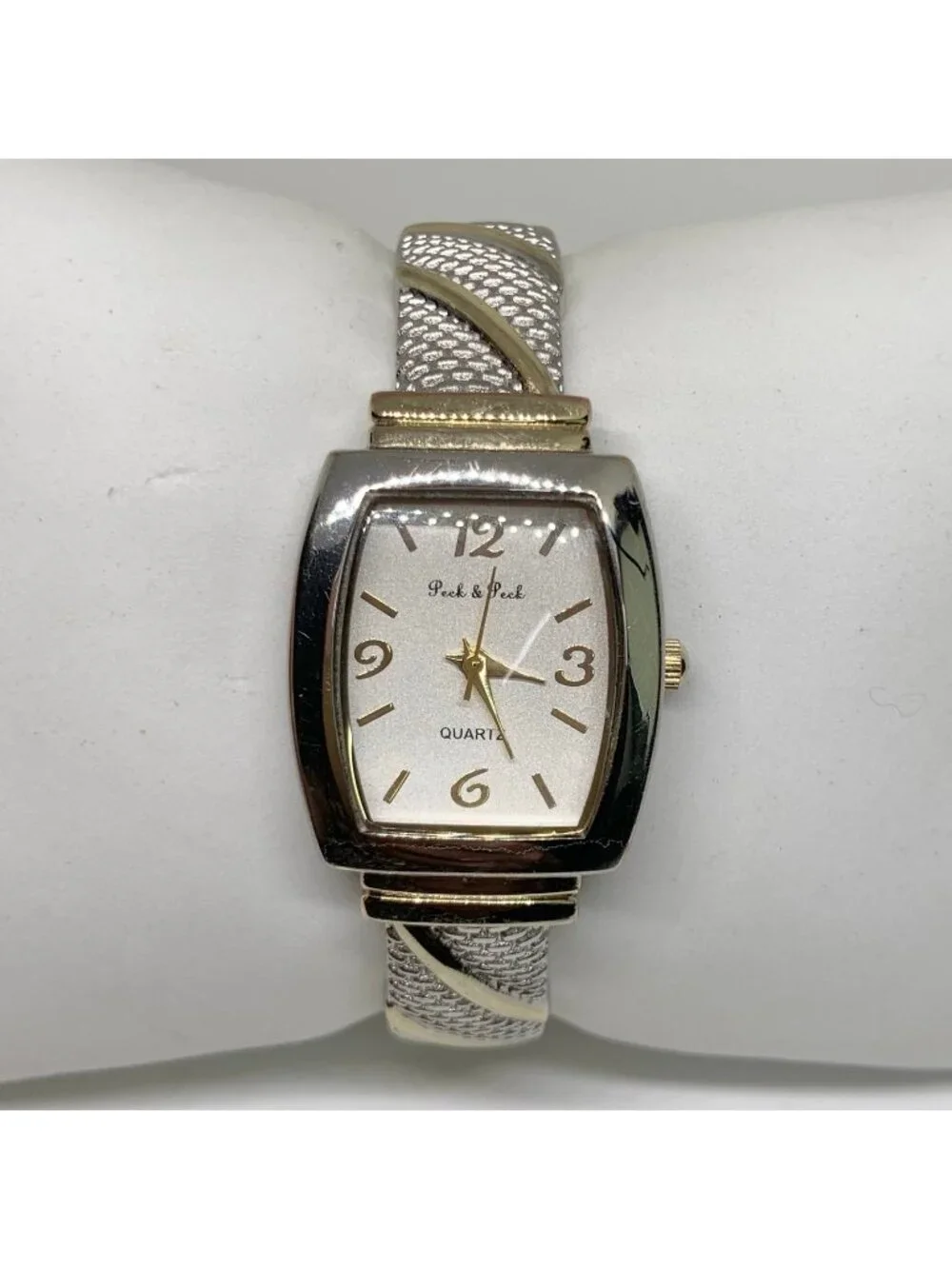 Peck & peck Women’s silver gold tone quartz 25mm cuff bracelet size 6.5” running